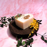 Large Heart Scented Candle with Rose Buds