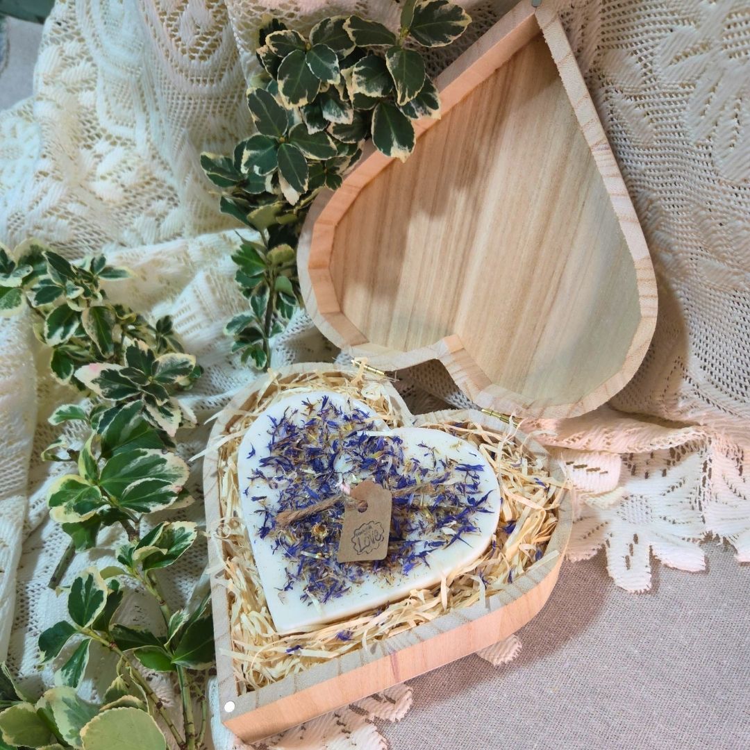 Heart candle with wild flowers, vegan and rustic, in wooden gift box